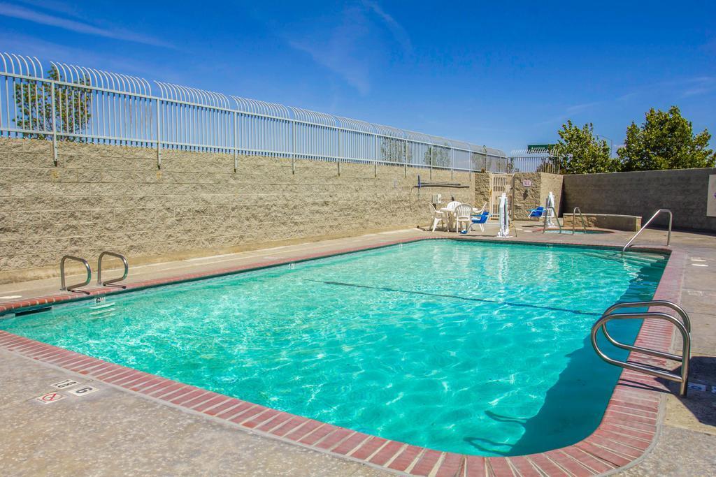 Comfort Inn & Suites Lancaster Antelope Valley Exterior photo