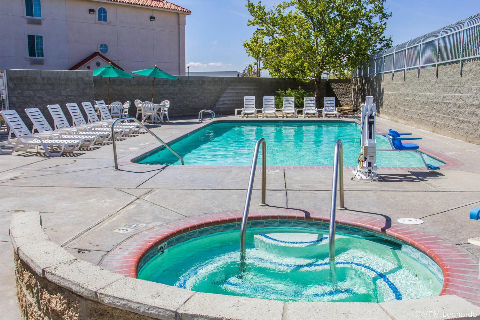 Comfort Inn & Suites Lancaster Antelope Valley Exterior photo