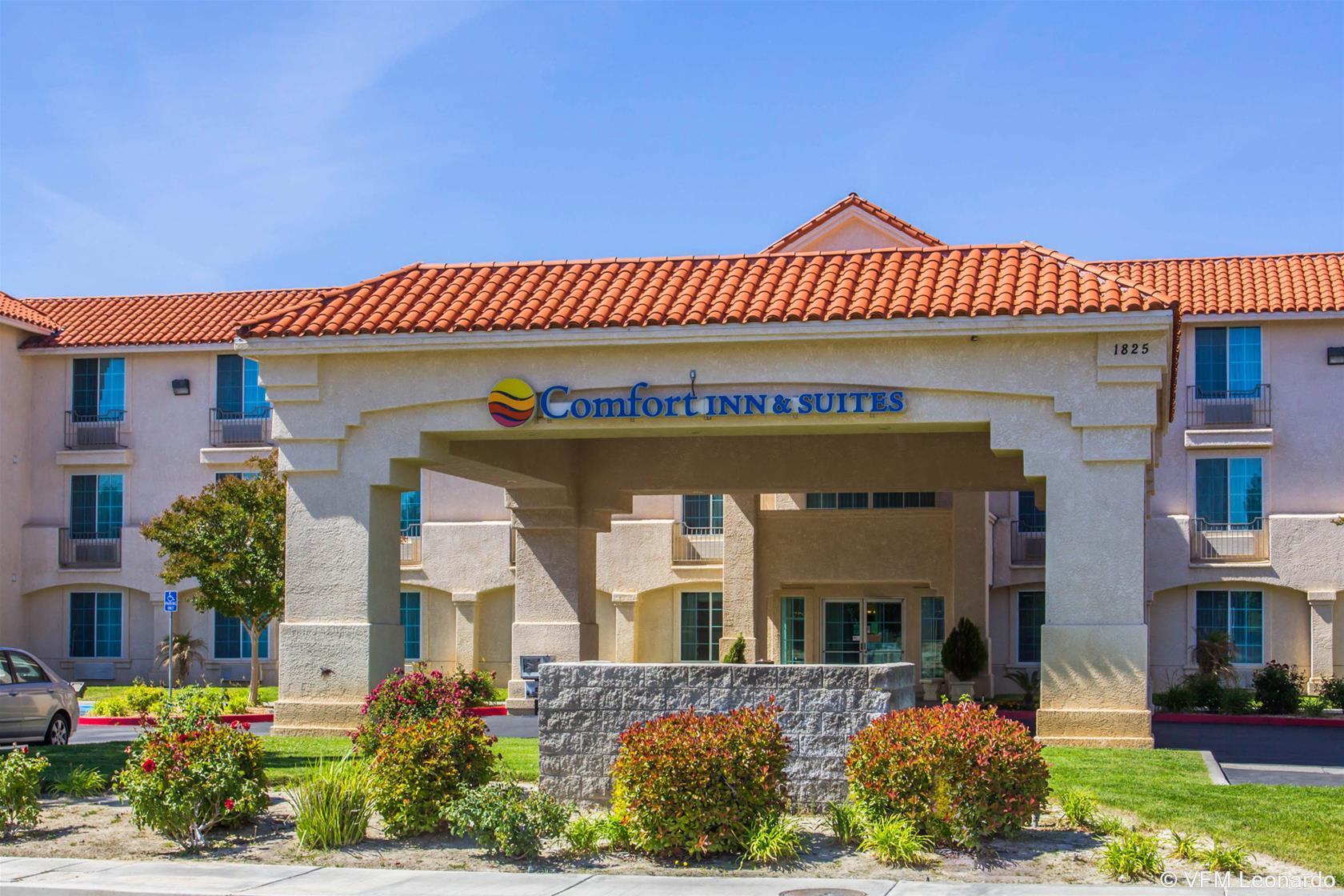 Comfort Inn & Suites Lancaster Antelope Valley Exterior photo