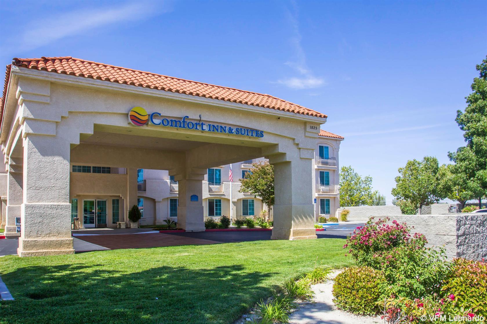 Comfort Inn & Suites Lancaster Antelope Valley Exterior photo